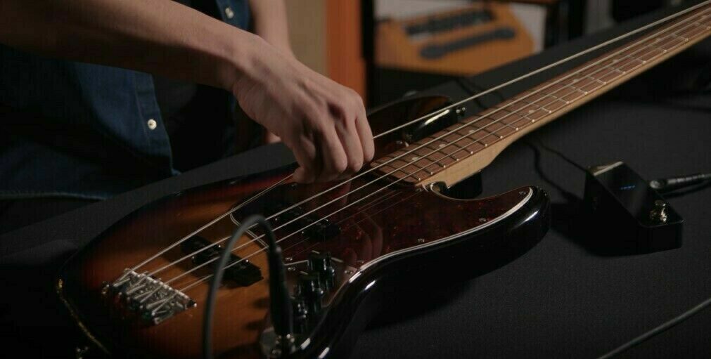 How to change strings on a bass guitar? [Practical guide] Muziker