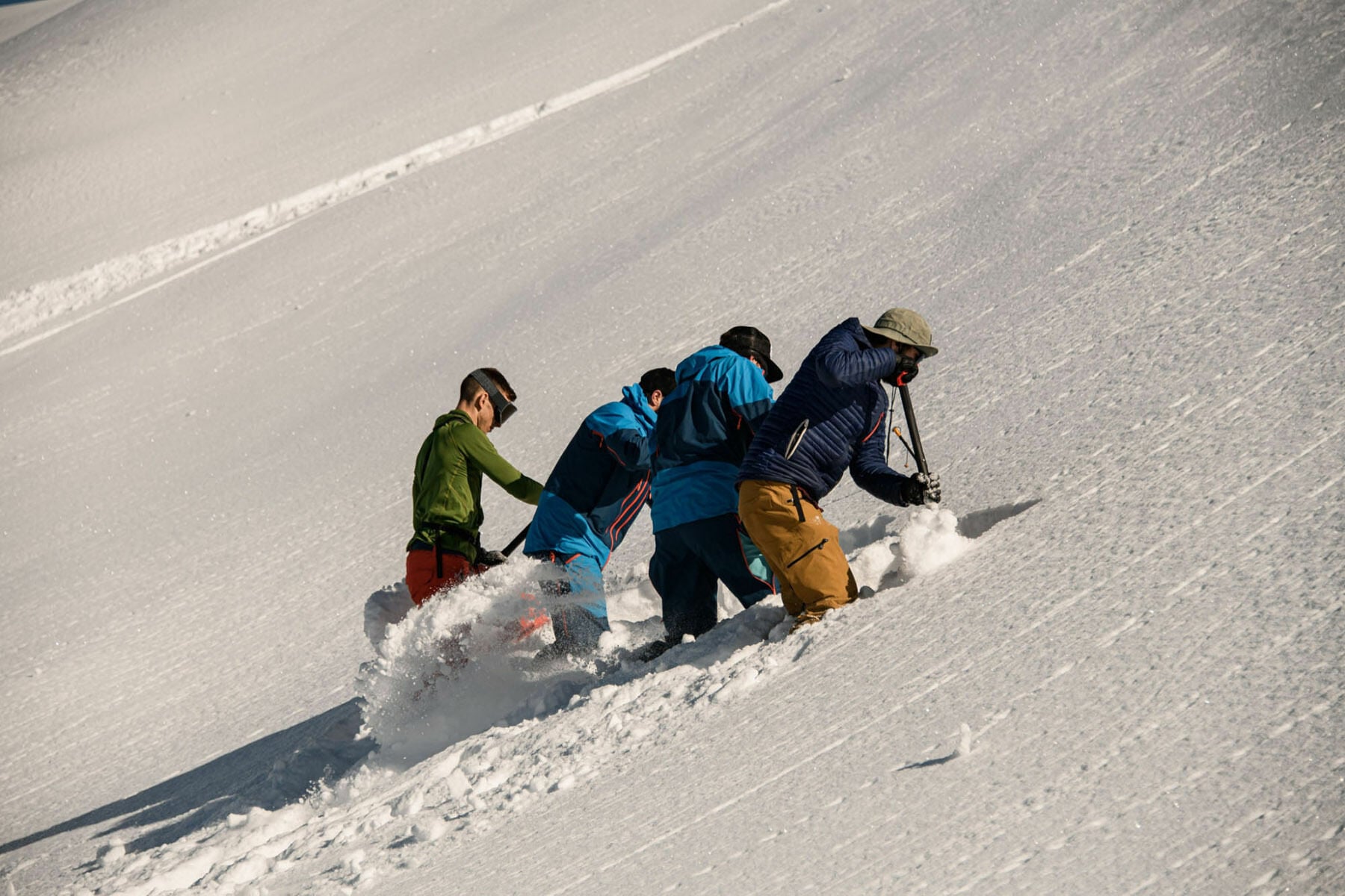 Avalanche safety gear everything you need to know about it Muziker