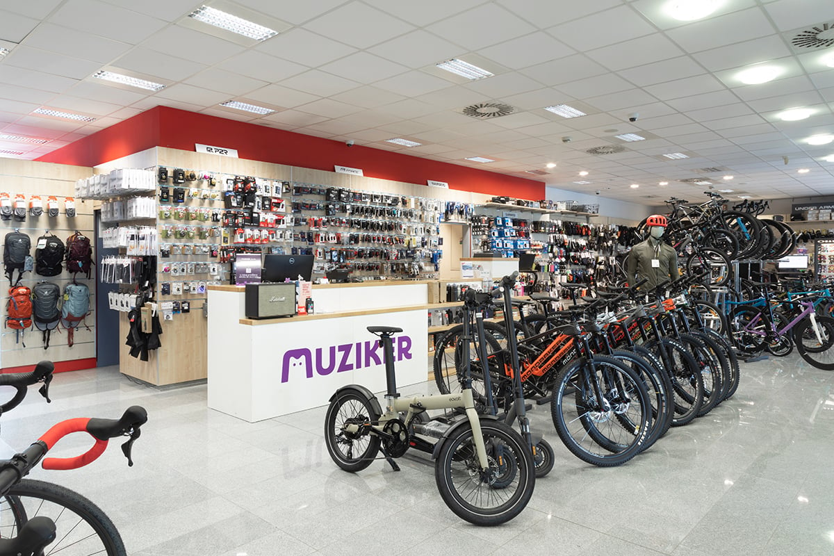 Biciclete în magazinul Muziker BIKE din Bratislava.