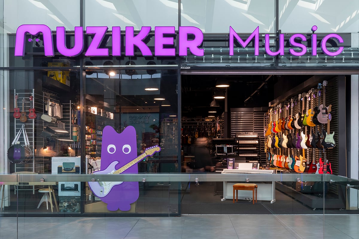 Devanture du magasin d'instruments de musique Muziker Ostrava.