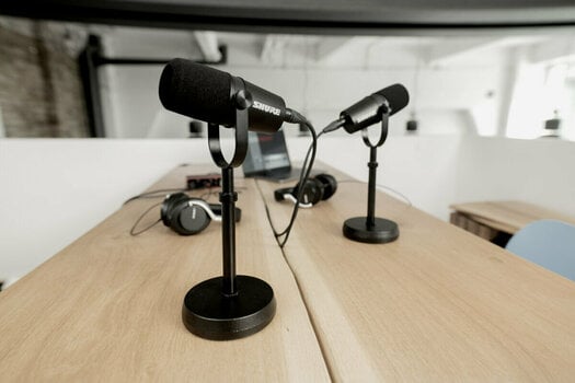 Microfone para podcast Shure MV7X - 13
