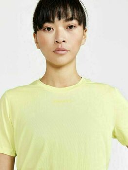 Running t-shirt with short sleeves
 Craft ADV Essence SS Women's Tee Giallo L Running t-shirt with short sleeves - 2