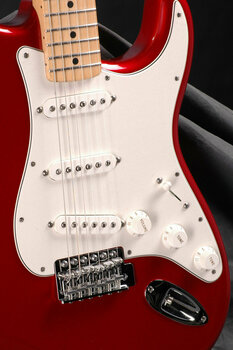 Elektrische gitaar Fender Standard Stratocaster MN Candy Apple Red - 2