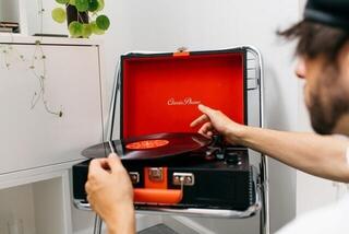 Portable turntable
 Lenco TT-110BKRD Red Portable turntable - 5