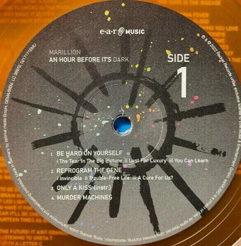 Disco de vinilo Marillion - An Hour Before It's Dark (Orange Vinyl) (2 LP) - 2