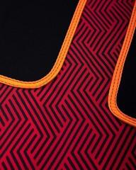 Napihljiva vodna atrakcija Jobe Tribal Towable Red/Black - 2