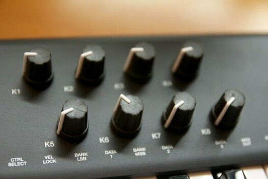 MIDI keyboard Alesis QX49 - 3