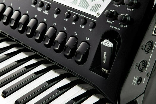 Klavirska harmonika
 Roland FR-8x Črna Klavirska harmonika
 - 8