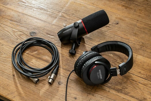 Podcast mix pultovi Focusrite Vocaster Two Studio Black - 12