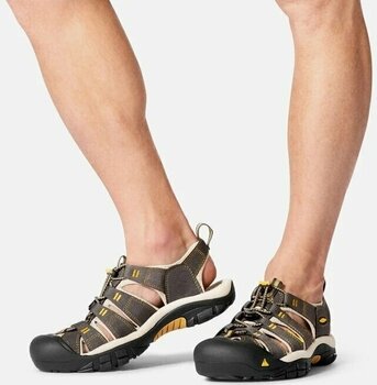 Mens Outdoor Shoes Keen Men's Newport H2 Sandal Black 42,5 Mens Outdoor Shoes - 10