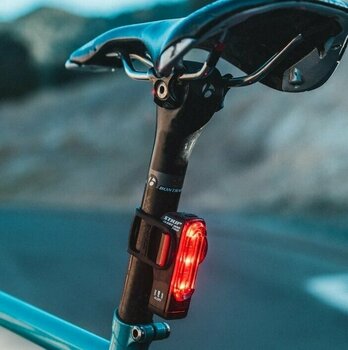 Cyklistické světlo Lezyne Strip Pro Alert Drive Black 300 lm Cyklistické světlo - 3