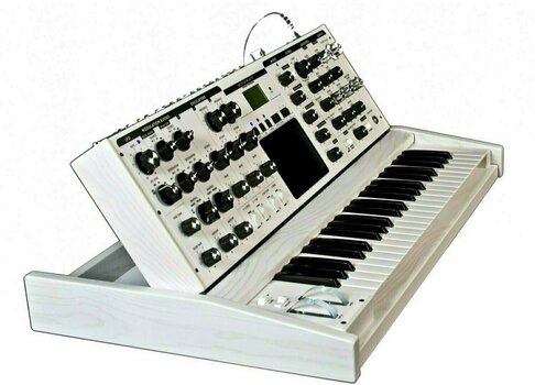 Синтезатор MOOG Moog Voyager Performer edition white - 3