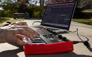 MIDI keyboard Akai MPK Mini PLAY MK3 MIDI keyboard - 7