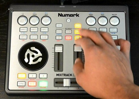 Controlador DJ Numark Mixtrack Edge - 2