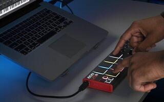 DAW Controller Akai LPD8 MKII DAW Controller - 6