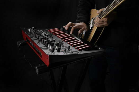 Syntetizátor Korg Minilogue Bass Black - 14