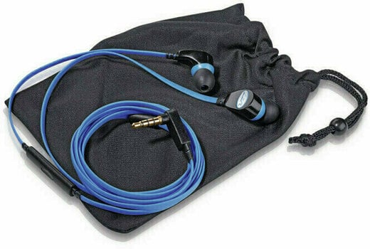 En la oreja los auriculares Magnat LZR 540 Black vs. Blue - 2