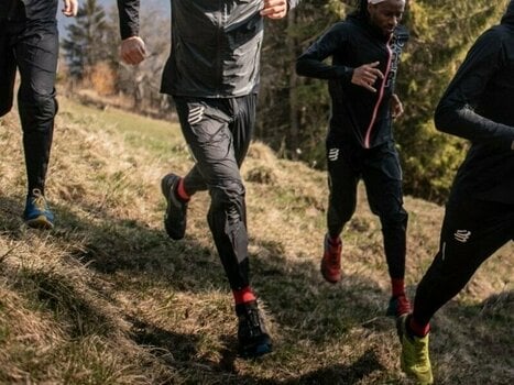 Hardloopbroek/legging Compressport Hurricane Waterproof 10/10 Jacket Black M Hardloopbroek/legging - 11