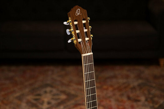 Klassisk guitar med forforstærker Ortega RCE145NT 4/4 - 20