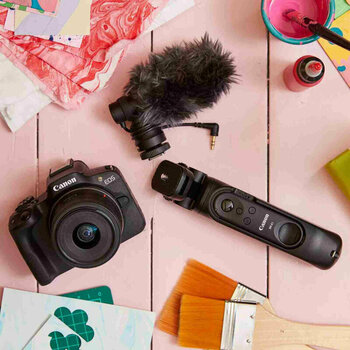 Bezzrcadlovka
 Canon EOS R50 + RF-S 18-45 - Creator Kit Black - 9