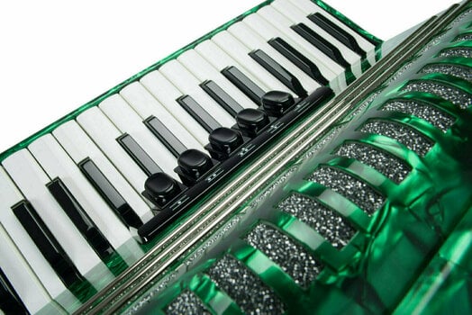 Piano accordion
 Weltmeister Achat 72 34/72/III/5/3 Black Piano accordion
 - 4