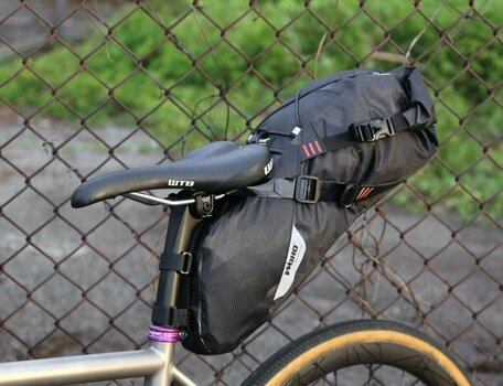 Чанта за велосипеди Woho X-Touring Saddle Bag Dry Cyber Camo Diamond Black M - 18