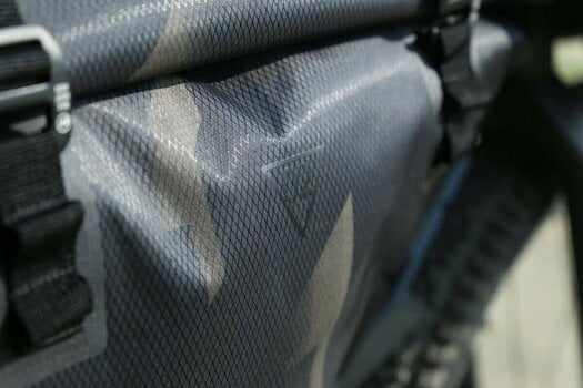 Bicycle bag Woho X-Touring Frame Bag Dry Cyber Camo Diamond Black L 12 L - 15