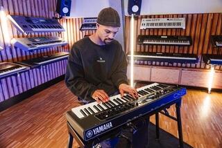 Synthesizer Yamaha CK61 Synthesizer - 6