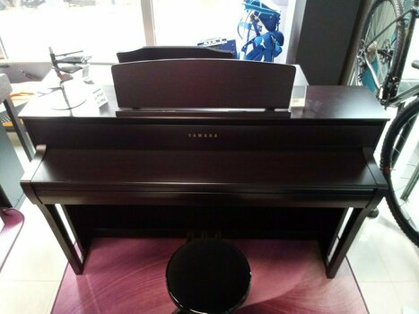 Piano digital Yamaha CLP 775 Pau-rosa Piano digital (Tao bons como novos) - 2
