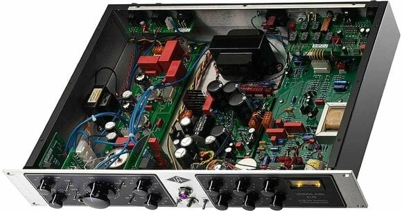 Mikrofonní předzesilovač Universal Audio 6176 Mikrofonní předzesilovač - 6