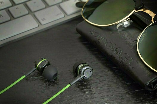 In-Ear Headphones SoundMAGIC ES18 Black-Green - 3