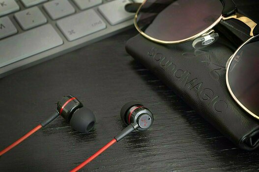 In-Ear Headphones SoundMAGIC ES18 Black-Red - 3