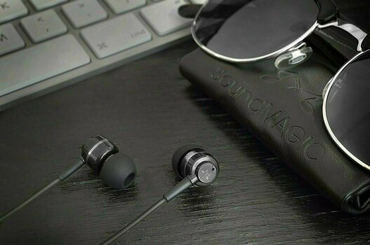 In-Ear Headphones SoundMAGIC ES18 Black-Gray - 3