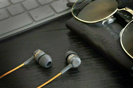 In-Ear Headphones SoundMAGIC ES18 Gray-Orange - 3