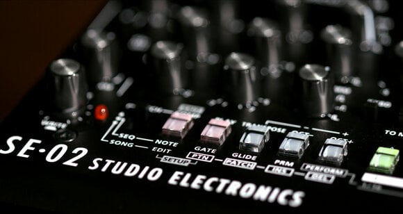 Synthesizer Roland SE-02 - 8
