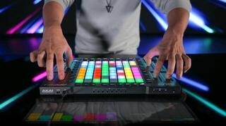 Contrôleur MIDI Akai APC64 Contrôleur MIDI - 6