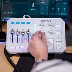Podcast Mixer TC Helicon GoXLR White White Podcast Mixer - 5