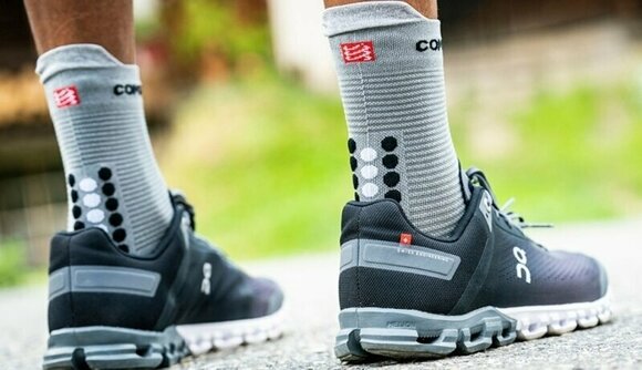 Čarape za trčanje
 Compressport Pro Racing Socks v4.0 Run High Grey Melange/Black T1 Čarape za trčanje - 4