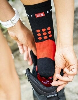 Laufsocken
 Compressport Hiking Socks Black/Red/White T1 Laufsocken - 4