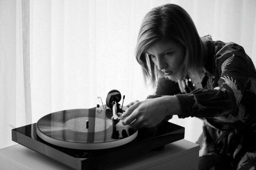 Hi-Fi Turntable
 Pro-Ject X1 B Pick it S2 MM Walnut Hi-Fi Turntable - 7