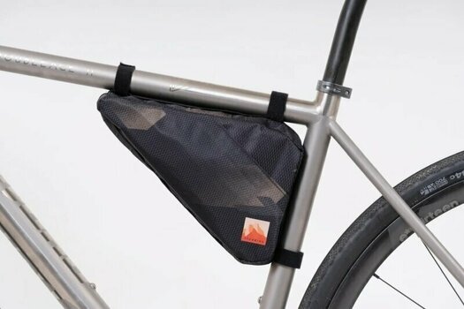 Saco para bicicletas Woho X-Touring Tri Frame Bag Bolsa de quadro Cyber Camo Diamond Black 1,22 L - 4
