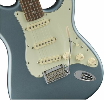 Електрическа китара Fender Deluxe Roadhouse Stratocaster PF Mystic Ice Blue - 6