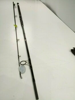 Catfish-vapa MADCAT Black Spin 2,7 m 40 - 150 g 2 osaa (Vaurioitunut) - 2