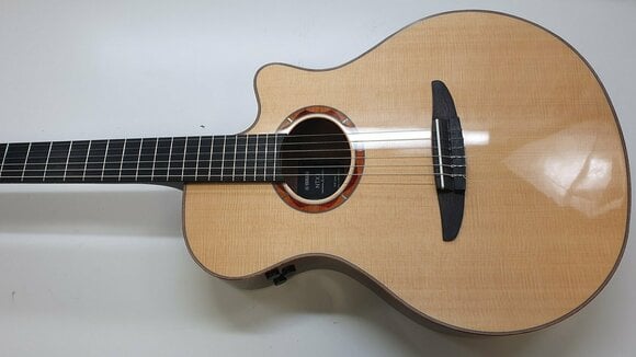 Guitarra clássica com pré-amplificador Yamaha NTX3N Natural (Tao bons como novos) - 2