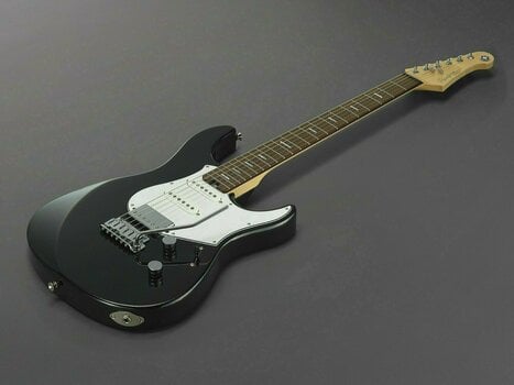 Guitare électrique Yamaha Pacifica Professional BM Black Metallic - 4