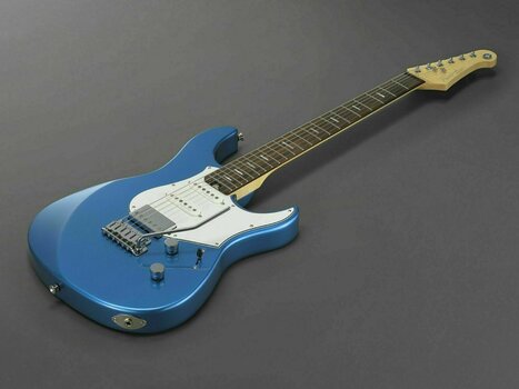 Guitare électrique Yamaha Pacifica Professional SB Sparkle Blue - 4