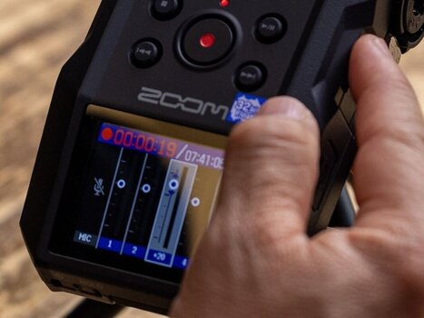 Portable Digital Recorder Zoom H6 Essential - 12