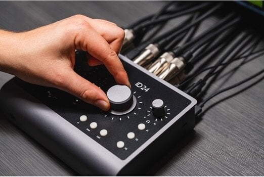 USB audio prevodník - zvuková karta Audient iD24 - 5