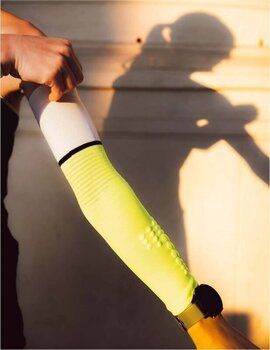 Running arm warmers Compressport ArmForce Ultralight White/Safety Yellow T2 Running arm warmers - 3