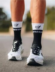 Tekaške nogavice
 Compressport Mid Compression V2.0 Black/White T1 Tekaške nogavice - 3
